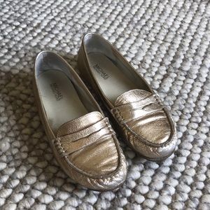 Michael Kora flats